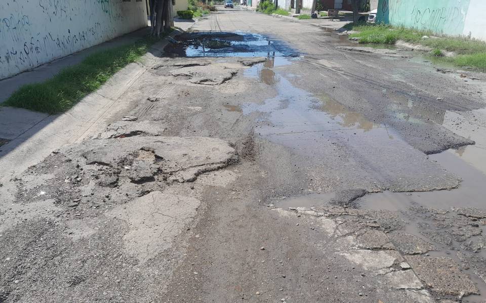 Se hunden las calles en el fraccionamiento Bugambilias - El Sol de Mazatlán  | Noticias Locales, Policiacas, sobre México, Sinaloa y el Mundo