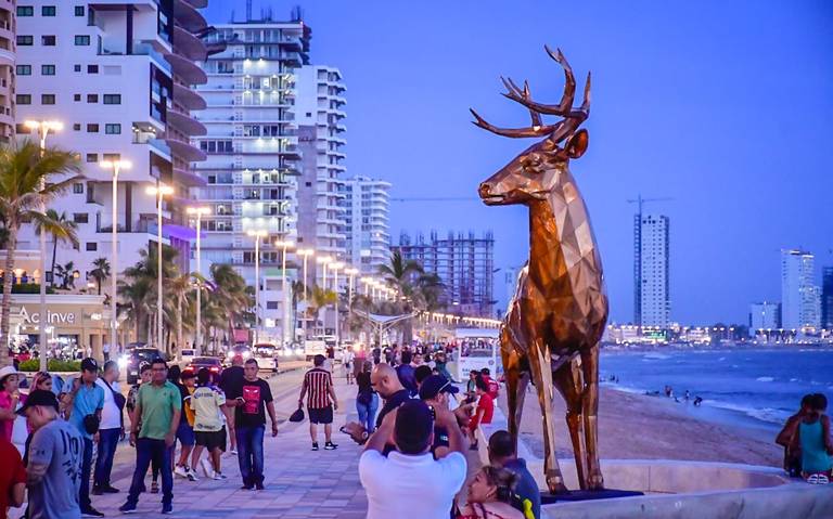 Un monumental venado es el nuevo atractivo en el malecón de Mazatlán - El  Sol de Mazatlán | Noticias Locales, Policiacas, sobre México, Sinaloa y el  Mundo