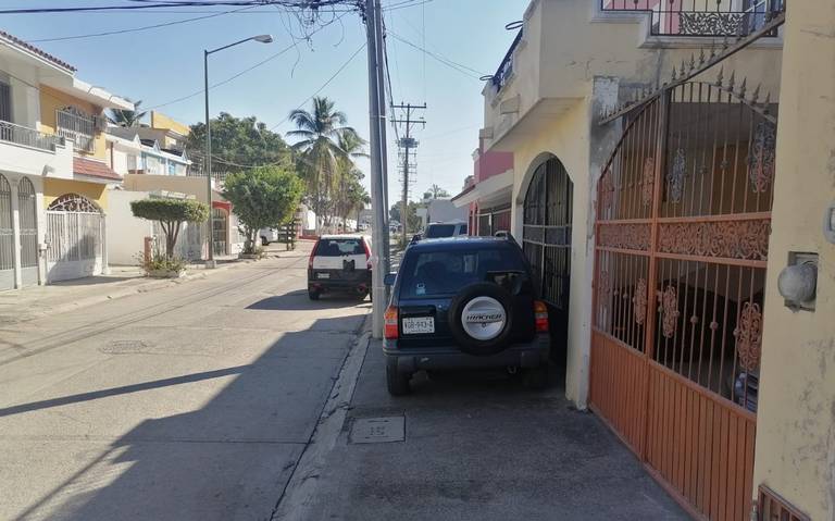 Se adueñan de las banquetas en el Infonavit Playas en Mazatlán - El Sol de  Mazatlán | Noticias Locales, Policiacas, sobre México, Sinaloa y el Mundo