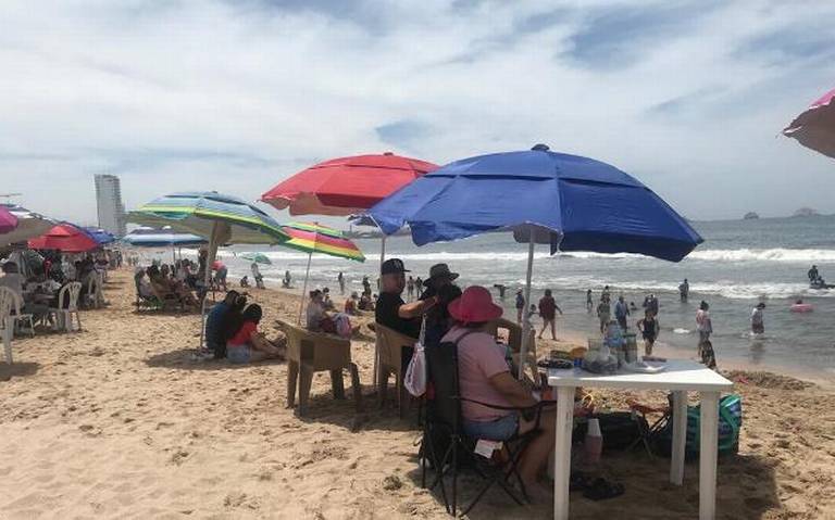 El otro turismo en Mazatlán: arman su “picnic” en la playa - El Sol de  Mazatlán | Noticias Locales, Policiacas, sobre México, Sinaloa y el Mundo